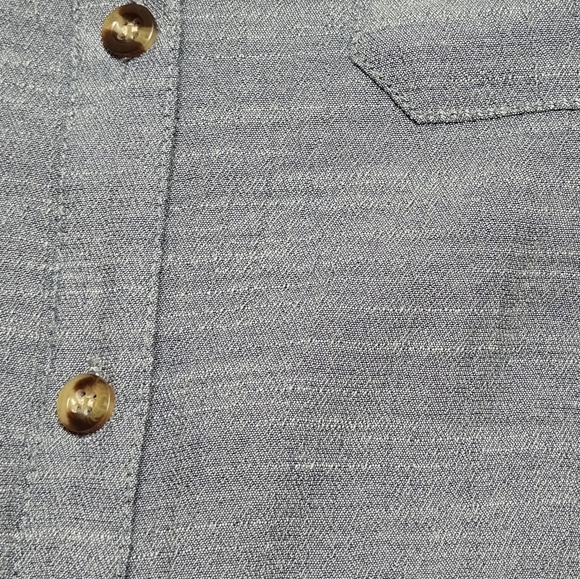 Francesca's Button-Up Shirt - Picture 4 of 6